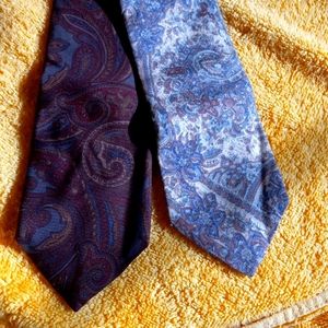 2 Courchevee imported Italian silk tie EUC